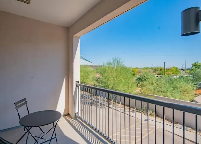 Cozy 1bd - Pool, Gym, Parking, W-d - Sleeps 4 *
