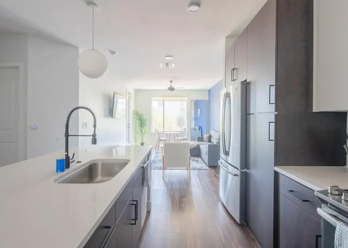 Cozy 1bd - Pool, Gym, Parking, W-d - Sleeps 4 Apartment *